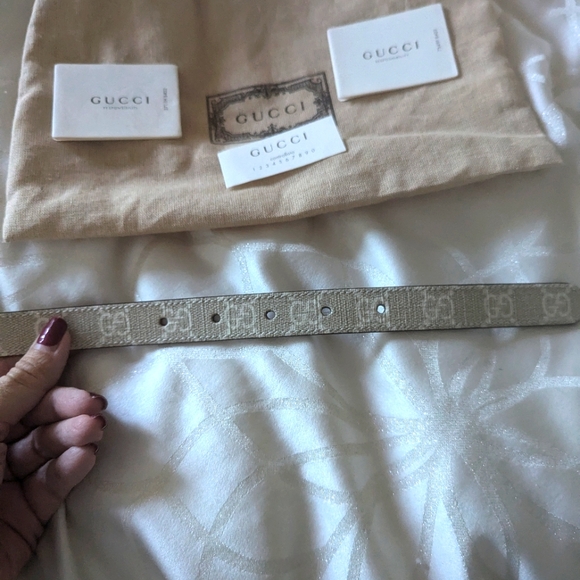 Gucci reversible taupe/monogram belt - Picture 7 of 8